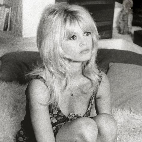 Bridget Bardot Hair, Brigitte Bardot Hair, Bardot Hair, Bridgette Bardot, 60s Hair, Bridget Bardot, 60s Women, Chica Cool, Brigitte Bardot