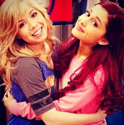 Jennette McCurdy & Ariana Grande Movie Duos, Ariana Grande Cat, Icarly And Victorious, Cat Valentine Victorious, Ariana Grande Facts, Sam & Cat, Sam And Cat, Nickelodeon Shows, Jennette Mccurdy