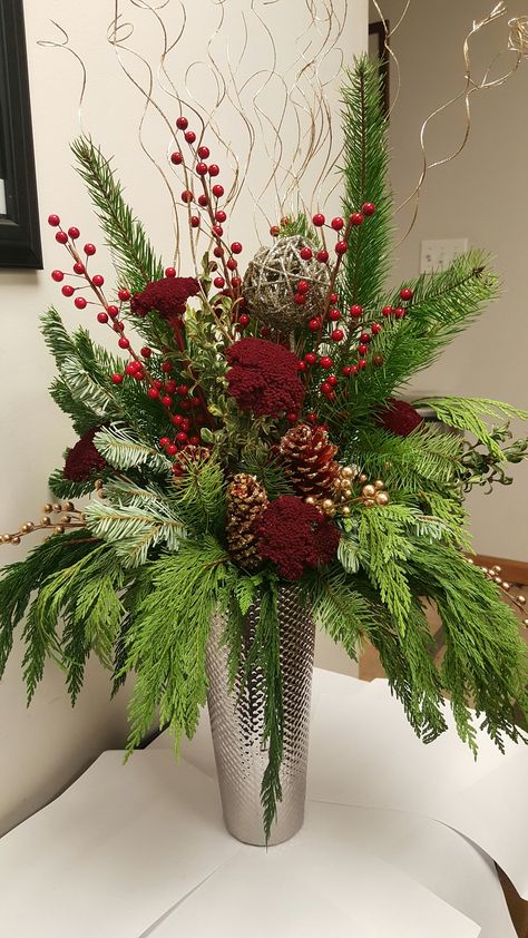 Absolutely beautiful Christmas Floral Arrangements Diy, Winter Pots, Winter Floral Arrangements, Christmas Flower Arrangements, Christmas Floral Arrangements, Christmas Centerpieces Diy, Floral Arrangements Diy, Porch Christmas, Christmas Porch Decor