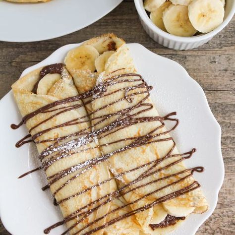 Pancake With Banana, Nutella Puff Pastry, Skillet Cookie Recipe, Nutella Banana Bread, Banana And Chocolate, Banana Crepes, Peanut Butter Nutella, Cake Filling Recipes, Easy Bacon