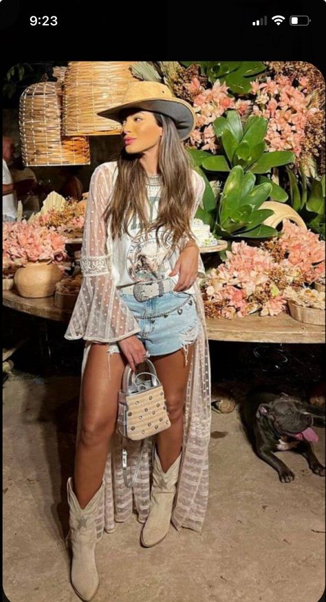 Cowboy Boho Outfit, Country Fall Outfits, Texas Rodeo, Bota Western, Botas Cowboy, Outfit Botas, Cowgirl Style Outfits, Summer Style Guide, Looks Country