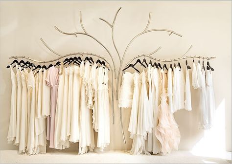 Clothing Boutique Decor, Fashion Shop Interior, Bridal Shop Ideas, Clothing Boutique Interior, Bridal Boutique Interior, Retail Store Interior Design, Clothing Store Interior, Salon Suites Decor, Fashion Designer Studio