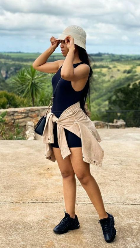 Chill Vacation Outfits Black Women, Game Drive Safari Outfits Black Women, Game Drive Safari Outfits Women, Safari Adventure Outfit, Safari Outfit Women, Safari Outfit, Safari Outfits, Effortlessly Chic Outfits, Casual Day Outfits