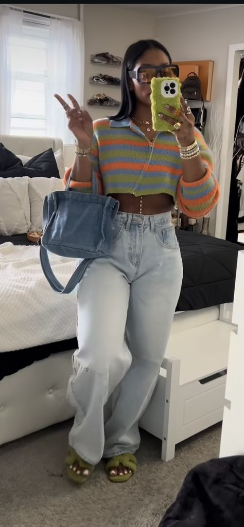 Outfit For School Black Women, Causal Baddie Outfits, Neutral Color Outfits Black Women, Simple Outfit Black Women, Calm Summer Outfits, Chill Fits Black Women, Yellow Shirt Outfits, Outfits With White Shirt, Purple Outfits Black Women