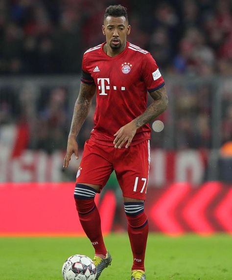 Jerome Boateng against Schalke 04 - Bundesliga⚽ Jerome Boateng, Hol Horse Boingo, Lionel Messi, Sports Jersey, Football, Sports