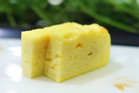 Sweet Egg Sushi, Tomago Sushi Recipe, Tomago Sushi, Tamago Sushi Recipe, Tamago Egg Recipe, Japanese Eggs, Japan Breakfast, Tamagoyaki Recipe, Egg Sushi