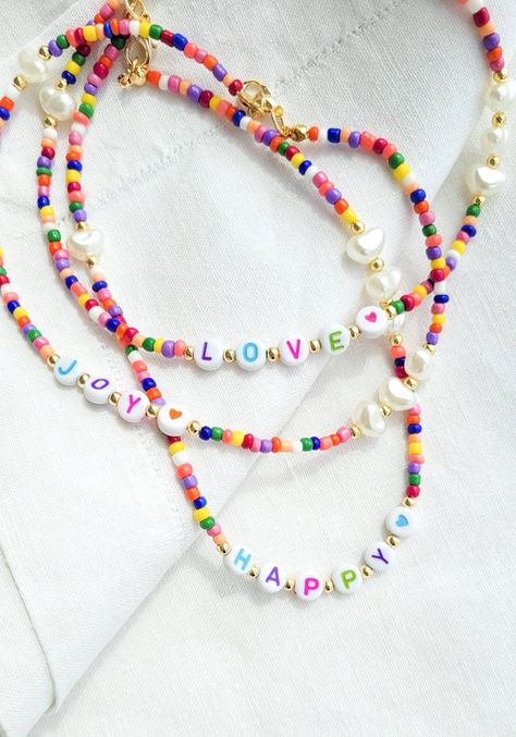 Custom Name Necklaces, Rainbow Seed Bead Choker, Colorful Chain Necklaces, Summer Beaded Necklace by TheLittleDreamDesign on Etsy Summer Beaded Necklace, Choker Diy, Necklaces Summer, Diy Choker, Seed Bead Choker, Beads Style, Colorful Necklace, Necklace Colorful, Alphabet Beads