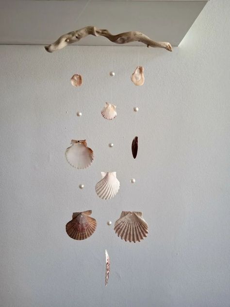 Driftwood Wind Chimes, Beach Room Decor, Shells Diy, Cute Diy Room Decor, Shell Crafts Diy, Scallop Shell, Seashell Art, Scallop Shells, Beach Crafts