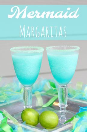 Margaritas are some of our favorite summer cocktails and this ocean blue mermaid margarita is our new favorite.  Sipping on the sweet, blue ... Mermaid Drink, Raspberry Cocktail, Perfect Margarita, Cocktails Bar, Boozy Drinks, Blue Mermaid, Margarita Recipes, Alcohol Drink Recipes, Drinks Alcohol Recipes