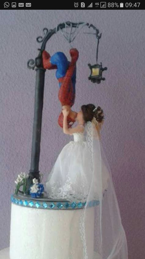 Marvel Wedding Cake, Marvel Wedding Ideas, Spiderman Wedding, Marvel Wedding, Spiderman Room, Spiderman Gifts, Spiderman Theme, Spiderman 3, Wedding Topper