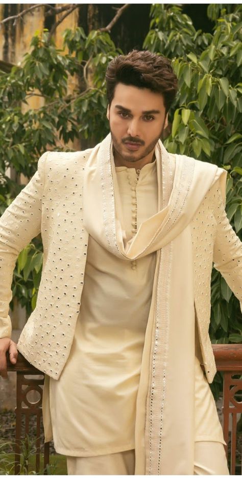 Sabyasachi Menswear, Kurta Designs Men's, Gents Suits, Indian Wedding Suits Men, Indian Wedding Clothes For Men, Haldi Outfits, Wedding Kurta For Men, Groom Dress Men, Wedding Dresses Men Indian