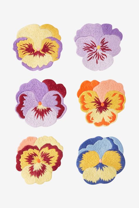 Pansy Flower, Punch Needle Patterns, Cross Stitch Supplies, Pansies Flowers, Punch Needle Embroidery, Embroidery Patterns Free, Arte Sketchbook, Cross Stitch Patterns Free, Free Cross Stitch