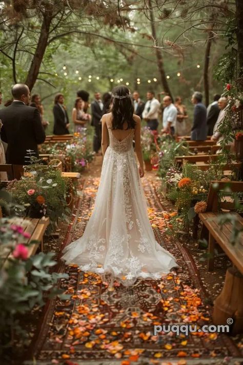 Wedding Dress Fairytale, Disney Fairytale Wedding Dress, Fairytale Wedding Dress, Wedding Dress Romantic, Wedding Dresses Ideas, Forest Theme Wedding, Romantic Wedding Dress, Unique Wedding Dresses, Enchanted Forest Wedding