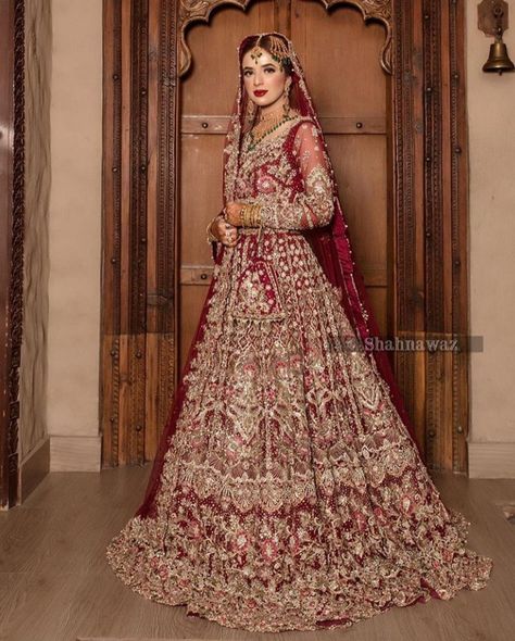 Bridal Dresses 2022, Red Bridal Dress, Bridal Trends, Lehenga Dupatta, Latest Bridal Lehenga, Desi Wedding Dresses, Wedding Lehenga Designs, Asian Bridal Dresses, Asian Wedding Dress