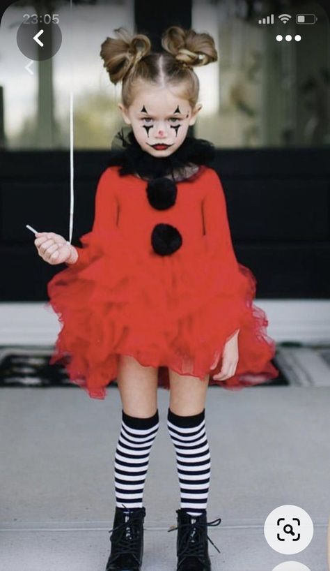 Diy Spooky Costumes For Kids, How To Make Clown Costume, Womens Clown Costume Diy, Circus Dress Up, Kid Clown Makeup, Carnival Clown Costume, Diy Clown Costume, Clown Costume Diy, Costume Clown