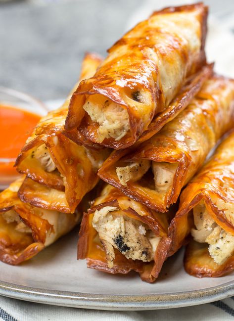 These Keto Buffalo... - The Best Keto and Low Carb Recipes Buffalo Chicken Taquitos, Low Carb Ranch Dressing, Keto Buffalo Chicken, Soup Keto, Keto Bacon, Free Keto Meal Plan, Keto Appetizers, Lazy Keto, Chicken Taquitos