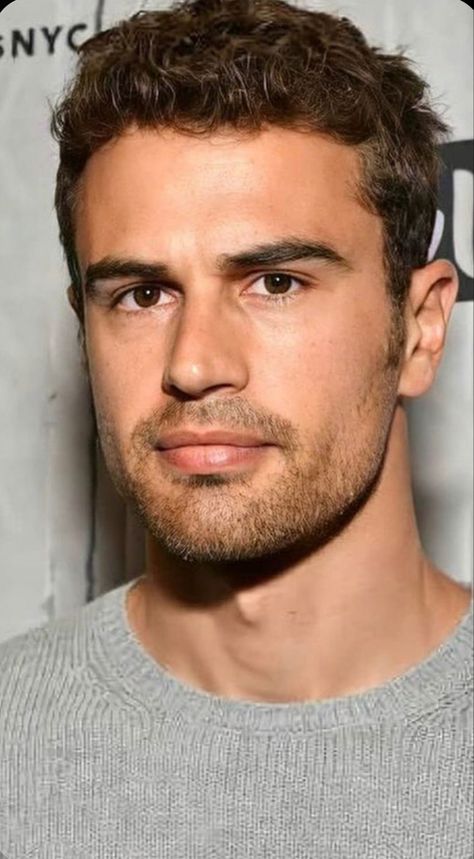 Divergent Theo James, Theodore James, Film Man, Top Boys, Tanned Makeup, Nyx Lip, Jacob Elordi, Men's Short Hair, Hello Handsome