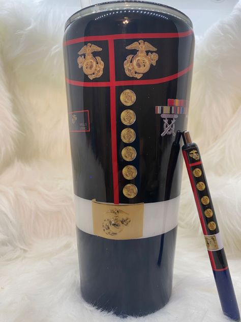 32 oz Marine tumbler. Marines Tumbler Ideas, Marine Mom Tumbler, Marine Tumbler Ideas, Glitter Things, Navy Emblem, Military Care Package, Marine Mom, Cup Designs, Cup Ideas