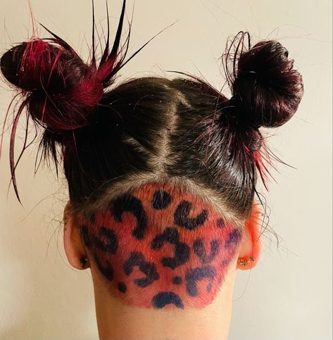 Coloured Undercut, Leopard Hair Dye, Dyed Undercut, Best Hair Dye, Leopard Hair, Punk Hair, Hair Haircuts, Pink Leopard Print, Crazy Colour