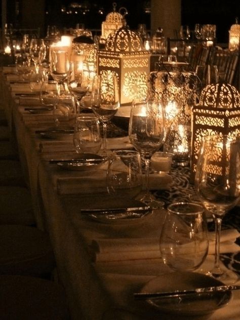 Moroccan Table Lamps, Arabic Dinner Table, Arabic Table Setting, Arabian Nights Dinner Party, Moroccan Table Decor, Arabian Party Decorations, Arabic Theme Party, Moroccan Tablescape, Arabian Night Theme