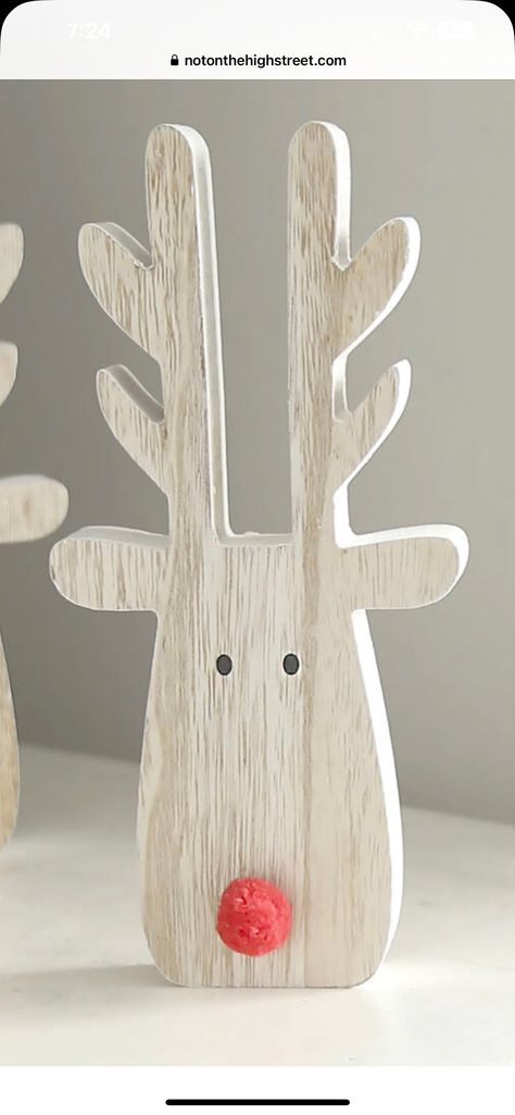 Wood Plank Reindeer, Holiday Wood Decor, Christmas Wooden Yard Art, Easy Wood Christmas Projects, Scroll Saw Projects Christmas, Holiday Wooden Crafts, Xmas Wood Projects, Wooden Raindeer Crafts Diy, Handmade Wooden Christmas Decorations