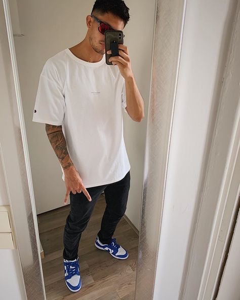 Joey Michael on Instagram: “(SWIPE) Quicky from my outfit 🤟🏽.. Rocked the new tee and sample denim with the “Nike dunk Kentucky”💯.. Hope y’all had a great weekend..⁣…” Kentucky Nike Dunks Outfit, Kentucky Dunks Outfit, Nike Dunk Kentucky, Kentucky Dunks, Nike Dunks Outfit, Dunks Outfit, Retro Jordans 11, Nike Elite Socks, Nike Air Jordans