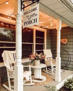 Porch Sitting, Building A Porch, Porch Decorating Ideas, Rustic Porch, Farmhouse Front Porches, Farmhouse Porch, Small Front Porches, Small Porches, Farmhouse Front