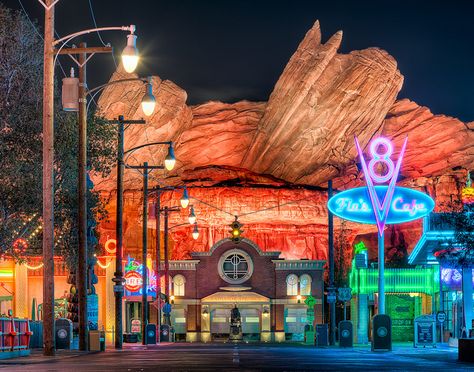 Town of Radiator Springs, via Flickr.  So beautiful. Future Environment, Car Town, Disney Cars Wallpaper, Radiator Springs, Cars Land, Disney California, Cars Movie, Disney Pixar Cars, Disney Theme Parks