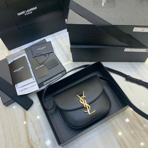 Luxury top quality supplier WhatsApp : +1 7252392512 Ysl Kaia Bag Outfit, Ysl Small Bag, Ysl Kaia Bag, Ysl Outfit, Boujee Style, Bag Wishlist, Ysl Saint Laurent, Fancy Bags, Cute Purses