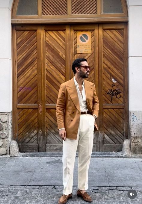 Suit Street Style, Camel Blazer Outfit, Linen Suits For Men, Vintage Suit Men, Camel Blazer, Mens Business Casual Outfits, Tan Suit, Dressing Sense, Mens Fashion Blazer