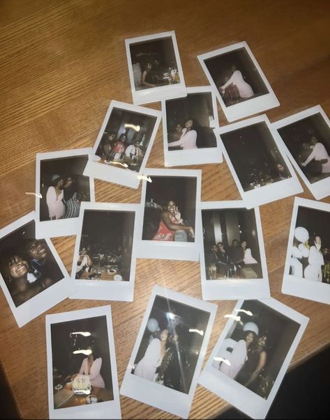 sweet 16 ideas polaroids big friend groups black women poc vintage Big Group Aesthetic, Polaroid Pictures Black Women, Black Women Friend Group, Poc Friend Group, Sweet 16 Ideas, Uni House, Year Board, Friend Groups, Christmas Girls