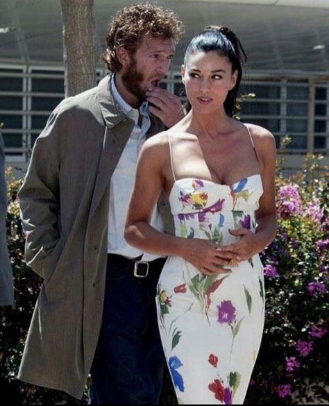 Vincent Cassel Monica Bellucci, Monica Belluci Style, Vincent Cassel, Franck Muller, Monica Bellucci, Celebrity Couples, Stunning Dresses, Style Icons, Persona