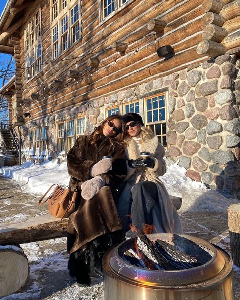 Winter getaway to one of my favorite destinations @theamericanclub Filled with fun moments at Frozen Fairways, great meals and even better friends ❄️ #FrozenFairwaysKohler #TheAmericanClub #KohlerVillage #KohlerPartner