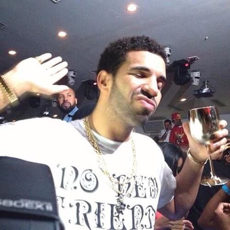 Iconic Drake Photos, Drake Pfp 2000, Old Drake Pics, Rare Drake Pictures, Drake Pfp Aesthetic, Drake Meme Face, Old Drake Aesthetic, Drake 2000s, Drake Drinking