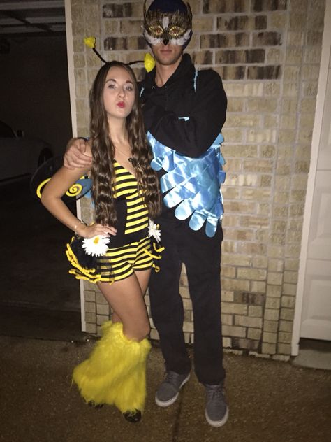 COUPLE COSTUMES IDEAS BIRDS & THE BEES very funny and a very easy costume to wear for a Halloween college party or just for a costume party 👌🏼#halloween #couple #couplecostume #birdsandbees #bee #bird #halloweencostume #beecostume #birdcostume Bee Couple Costume, Halloween College Party, Easy Costume, Halloween Couple, Couple Costume, College Party, Bird Costume, Couple Costumes, Bee Costume