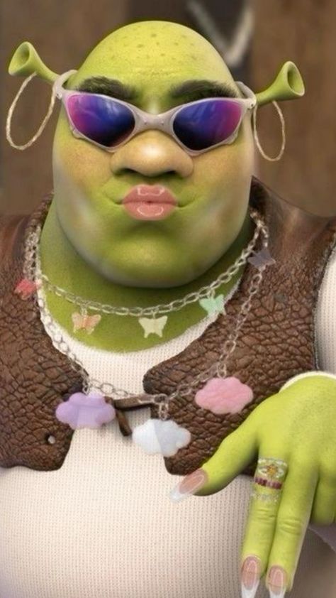 Shriek Shrek Slay Queen, Shrek Photos, Slay Shrek, Baddie Shrek, Shrek Aesthetic Cute, Fiona Shrek, Shrek Funny, Childhood Crushes, Slay Queen