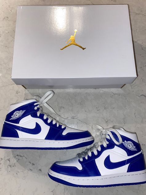 Dark Blue Jordans, Royal Blue Jordans, Blue Air Jordans, Jordans Blue, Dark Blue Sneakers, Blue Nike Shoes, Nike Shoes Women Fashion, Light Blue Shoes, Back To School Shoes