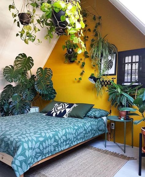 Yellow Bedroom Walls, Reka Bentuk Bilik Tidur, Yellow Accent Walls, Mustard Yellow Walls, Room Colours, Yellow Bedroom Decor, Hiasan Bilik Tidur, Yellow Room, Dekorasi Kamar Tidur