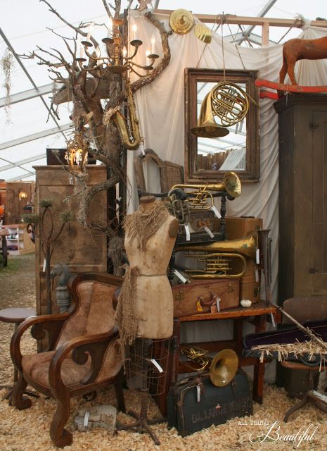 All Things Beautiful: Finding Inspiration {Marburger Farms Antique Show} Antique Store Displays, Vintage Booth Display, Antique Booth Displays, Antique Booth Ideas, Decoration Vitrine, Bar Vintage, All Things Beautiful, Finding Inspiration, Market Displays