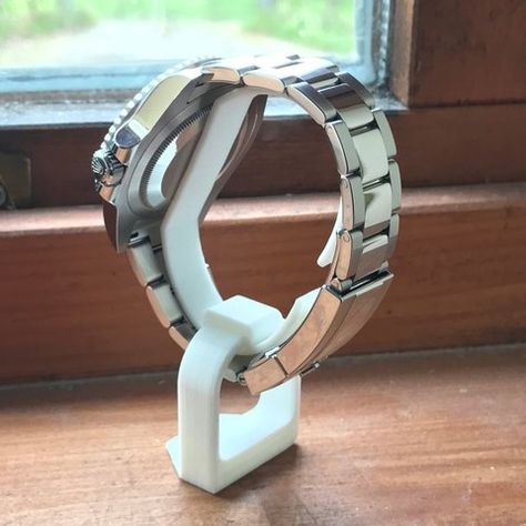 Free 3D file Easy-to-print Watch Stand, 3DexLtd 3d Printed Watch Stand, Simple Watches, Apple Watch Sport, 3d Printer Filament, Watch Stand, Web Store, Watch Faces, In 3d, Gold Watch