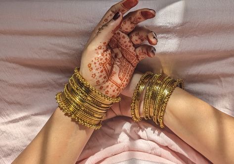 Indian Barbie Aesthetic, Indian Jewelry Aesthetic, Bangles Aesthetic, South Asian Aesthetic, Desi Aesthetics, Desi Love, Desi Fashion Casual, Desi Aesthetic, Indian Dresses Traditional