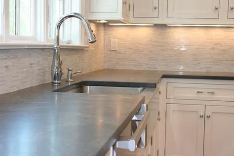 Honed Granite and it's Rising Popularity (Beautiful 15 Image Gallery) Inexpensive Backsplash Ideas, Honed Granite Countertops, Backsplash Herringbone, Granite Design, Honed Granite, Copper Backsplash, Unique Backsplash, Farmhouse Backsplash, Kitchen New York