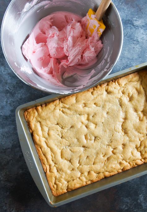 Frosted Peppermint Cookie Bars Peppermint Sheet Pan Bars, Sheet Pan Bars, Pan Bars, Christmas Recipes Dinner Main Courses, Peppermint Frosting, Peppermint Cookie, Pink Peppermint, Cookie Base, Healthy Recipes Clean