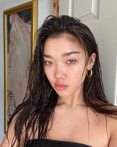 Cameron Valentina (@misssvalentina) • Instagram photos and videos Cameron Valentina, Hair Captions, Miss Girl, Oh My Goddess, Greasy Hair Hairstyles, Asian Hair, Wet Hair, Belleza Natural, Just Girl Things