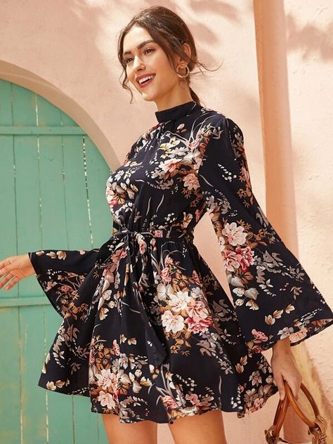 Elegante Casual, Fashion Attire, Tea Dress, Classy Dress, Looks Vintage, Belted Dress, Floral Print Dress, Stylish Dresses, Pretty Dresses