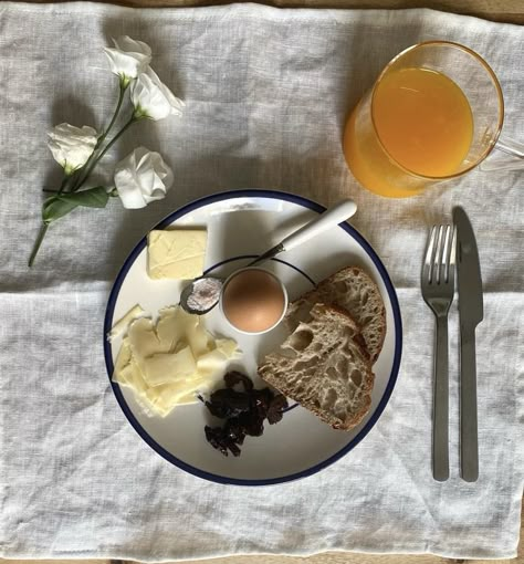 Mediterranean Breakfast Aesthetic, Danish Breakfast Aesthetic, Swedish Breakfast Aesthetic, European Breakfast Aesthetic, Nordic Meals, Copenhagen Breakfast, Scandi Food, Scandinavian Breakfast, Nordic Breakfast