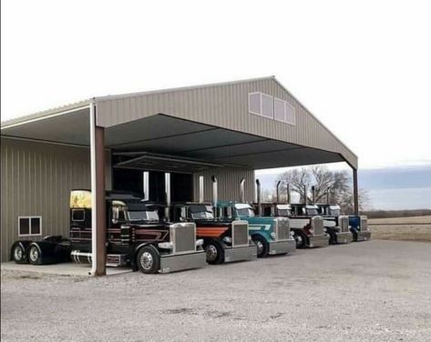 Semi Truck Garage, Truck Shop Garage, Truck Garage, Luxury Cars Mercedes, Huge Truck, Metal Shop Building, Service Truck, Peterbilt 389, Diesel Mechanics