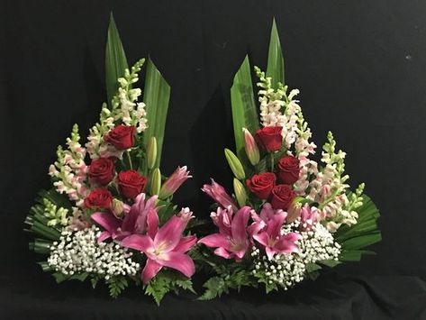 Tropical Wedding Centerpieces, Rustic Flower Arrangements, Arreglos Ikebana, Floral Art Arrangements, Tropical Flower Arrangements, Rose Flower Arrangements, Large Floral Arrangements, Altar Flowers, Large Flower Arrangements