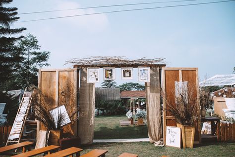 welcome gate wedding by @askan.simple.decoration SUKABUMI Welcome Gate Decoration, Welcome Gate Wedding, Event Arch, Welcome Gate, Gate Decoration, Wedding Organizer, Simple Decoration, Sukabumi, Wedding Organization