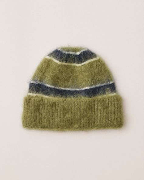 Our Mohair Kurt Knit Hat embodies the 90's grunge aesthetic. This hat is easy to incorporate into any outfit with its casual, yet put together look. Cute Fall Hat, Winter Knitted Hats, Green Knit Hat, Knit Look Crochet Hat, Knit Fisherman Hat Pattern, Crochet Scrap Hat, Knit Headband Outfit, Fall Knitting Projects, Multicolor Crochet Hat